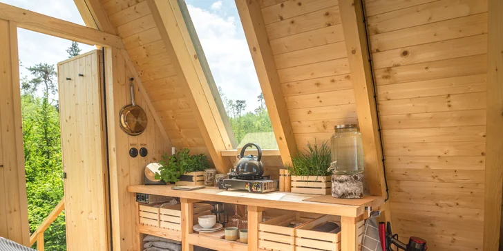 Treehouse na Vysočině: prosklené stěny i střecha s dechberoucím výhledem, venkovní wellness