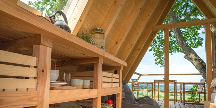 Treehouse na Vysočině: prosklené stěny i střecha s dechberoucím výhledem, venkovní wellness