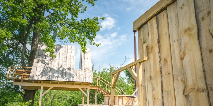 Treehouse na Vysočině: prosklené stěny i střecha s dechberoucím výhledem, venkovní wellness