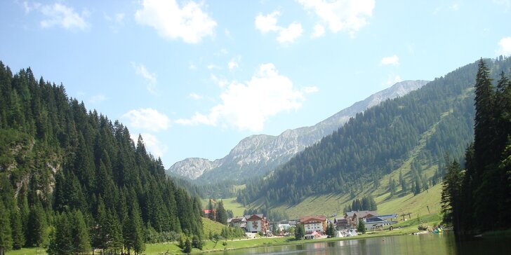 Léto v rakouských Alpách pro rodinu či partu přátel