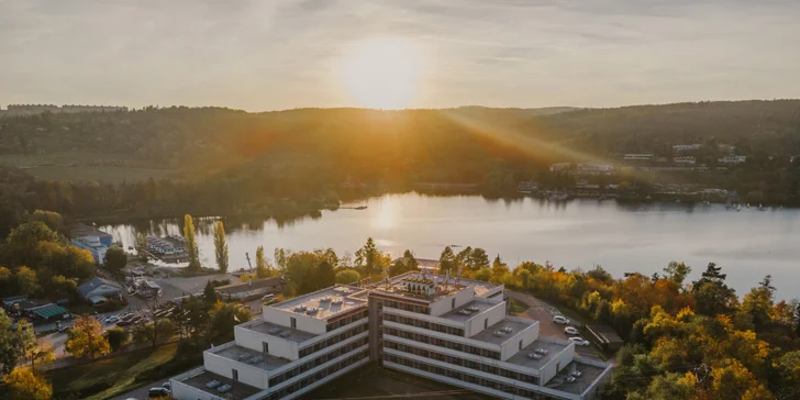 4* hotel u Brněnské přehrady: pokoj Deluxe, snídaně nebo polopenze a wellness