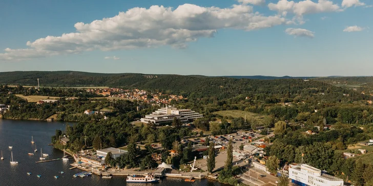 4* hotel u Brněnské přehrady: pokoj Deluxe, snídaně nebo polopenze a wellness