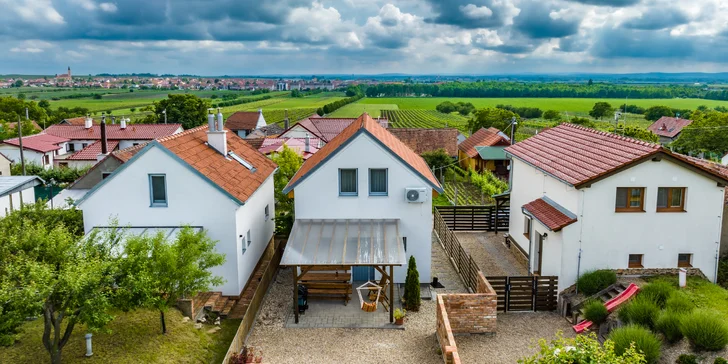 Velké Bílovice: pronájem vinného sklepa i ubytování vč. občerstvení