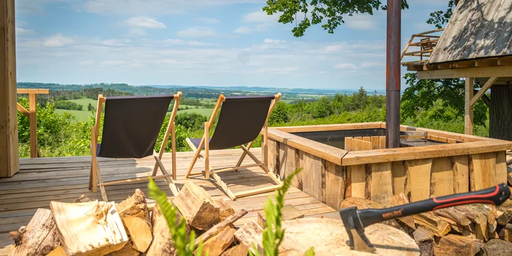 Treehouse na Vysočině: prosklené stěny i střecha s dechberoucím výhledem, venkovní wellness