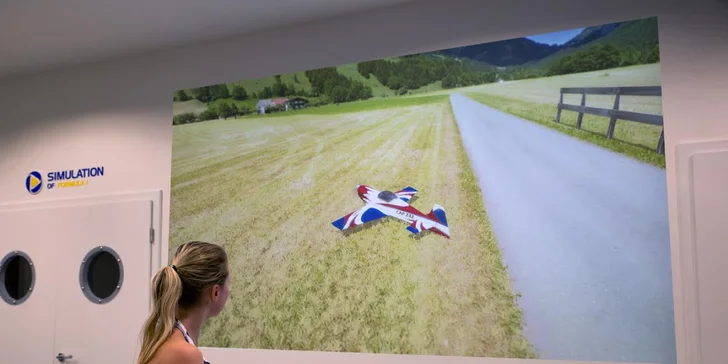 30-120 min na simulátoru F1 i simulátor RC modelu