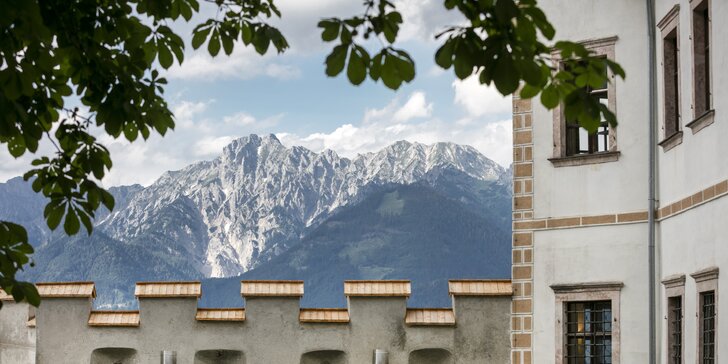 Pobyt na zámku v Alpách: snídaně, saunový svět a možnost 1 noci zdarma, pobyt 2 dětí zdarma