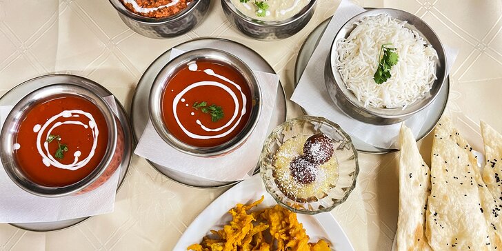 Indické čtyřchodové menu pro 2 osoby: vegetariánské, kuřecí nebo krevetové