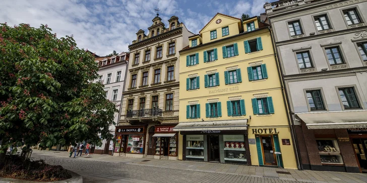 Odpočinek blízko Vřídelní kolonády: 3* hotel se snídaněmi