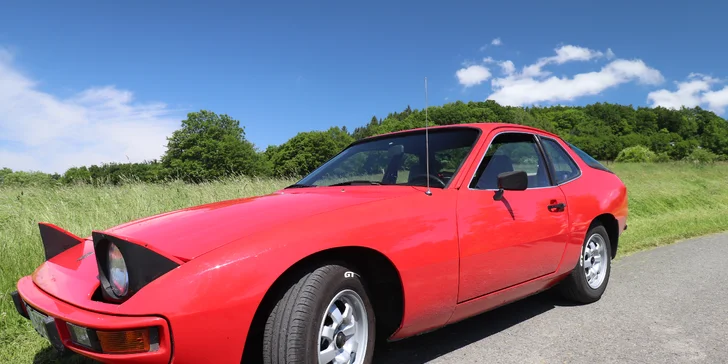 Jedinečný zážitek v Porsche 924 z roku 1978: 30–70 minut jízdy jako řidič či spolujezdec vč. paliva