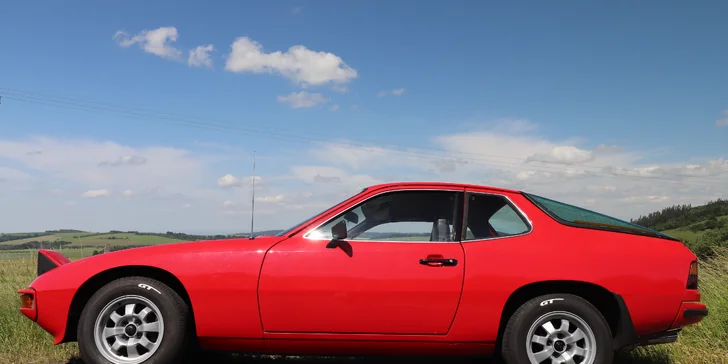 Jedinečný zážitek v Porsche 924 z roku 1978: 30–70 minut jízdy jako řidič či spolujezdec vč. paliva