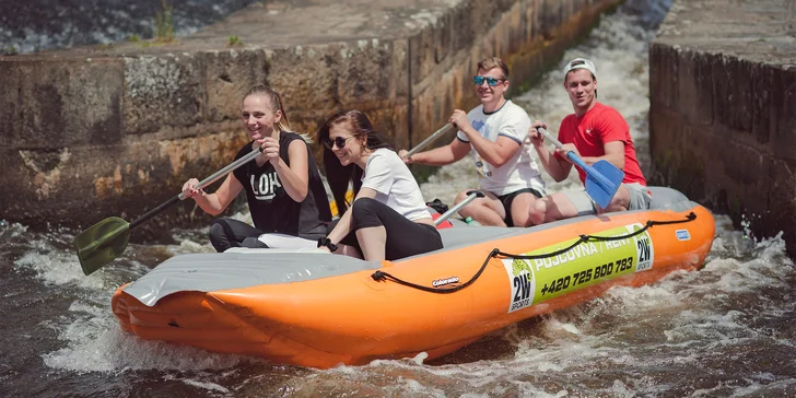 Hodinová plavba historickým Českým Krumlovem: paddleboard, kanoe či raft pro 1–6 osob