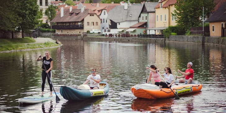 Hodinová plavba historickým Českým Krumlovem: paddleboard, kanoe či raft pro 1–6 osob