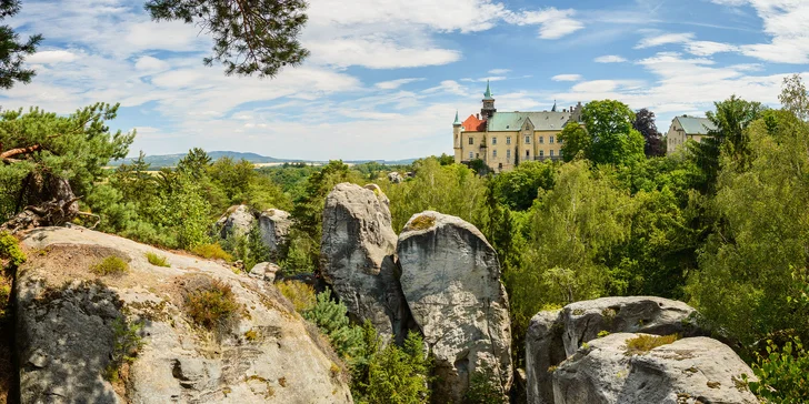 Relax na zámku Hrubá Skála: polopenze, masáž, wellness i vstup na vyhlídku, možnost elektrokol