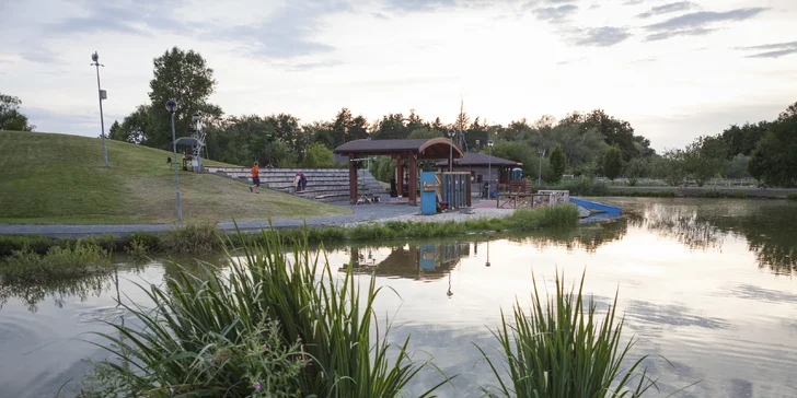 Vstupenka na divadelní představení Rozmarné léto (OPEN AIR) u rybníka v Radonicích