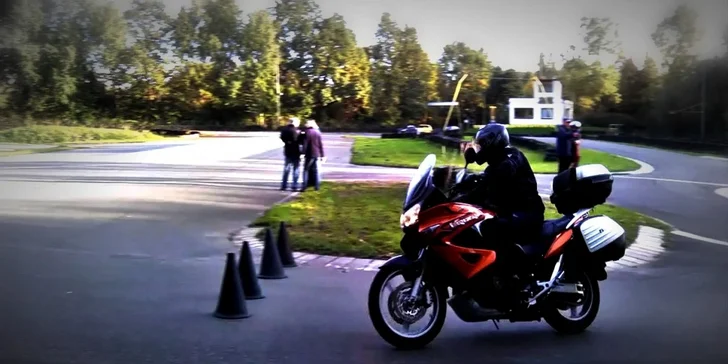 Kurz jízdy na motorce s instruktorem mistrů ČR