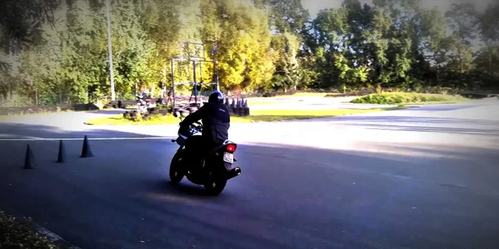 Kurz jízdy na motorce s instruktorem mistrů ČR