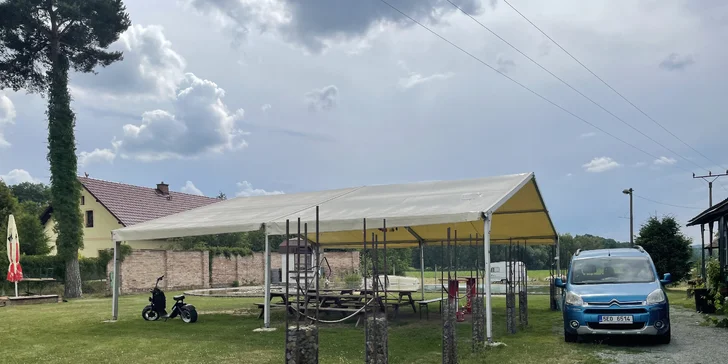 1 nebo 2 hodiny bowlingu až pro 8 hráčů i grilovaná kuřata