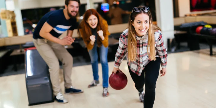 Bowling na 60 či 120 min. až pro 8 osob a velké pivo pro každého