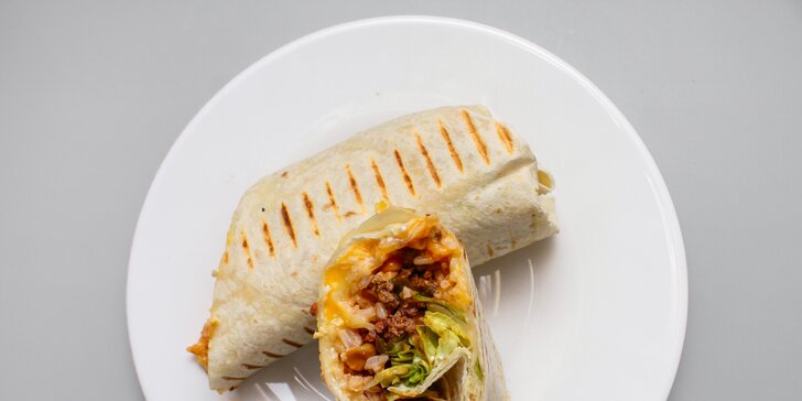 Burrito podle výběru, nachos a nápoj na odnos s sebou pro 1 či 2 osoby