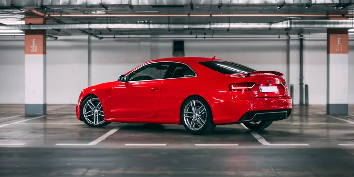 Zapůjčení sportovní Audi RS5 na 1, 3 nebo 5 hod. pro 1 osobu