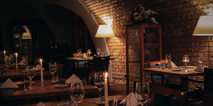 Čtyřchodové menu i s vínem a kávou v restauraci La Cave pro 1 či 2 osoby