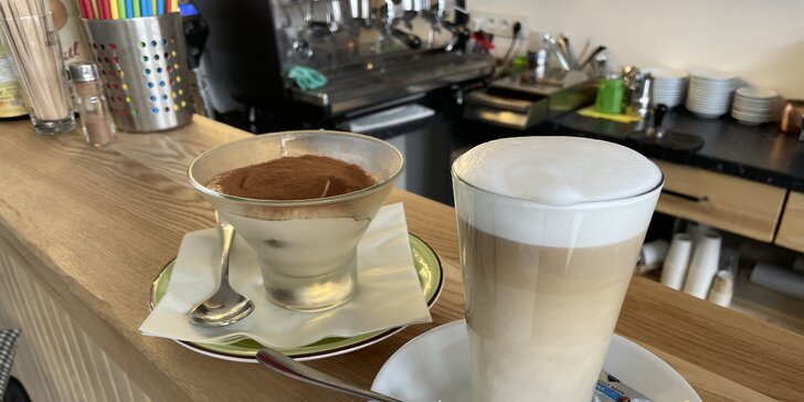 Káva podle výběru a tiramisu v kavárně Ciao Caffe Italiano pro 1 či 2 osoby