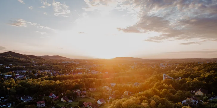 Pobyt v polské Ustroni: pokoj s výhledem na hory i apartmán, snídaně či polopenze, hodina ve wellness