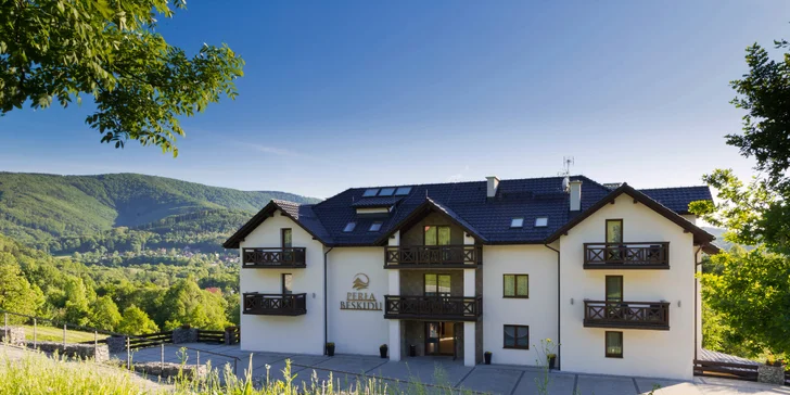 Pobyt v polské Ustroni: pokoj s výhledem na hory i apartmán, snídaně či polopenze, hodina ve wellness