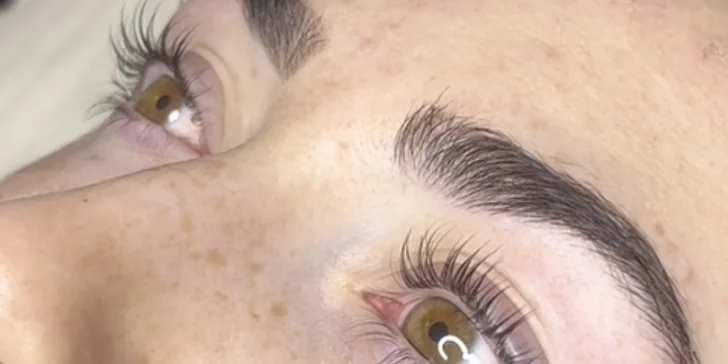 Lash lifting a výživa pro krásné, přírodní řasy