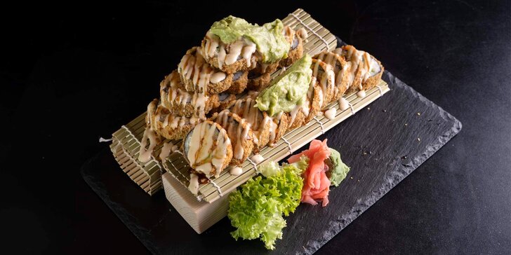Sushi sety i crunchy nebo fushion roll dle vlastního výběru v elegantním karlínském restaurantu The Cozy