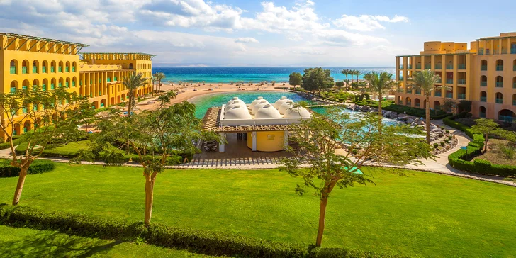 All inclusive dovolená v Egyptě vč. letenky: 5* hotel Strand Taba Heights Beach s bazény přímo u pláže