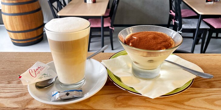 Káva podle výběru a tiramisu v kavárně Ciao Caffe Italiano pro 1 či 2 osoby