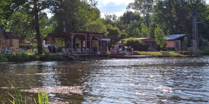 Hodina na wakeboardu: soukromý pronájem vleku a zapůjčení vybavení pro 2 osoby