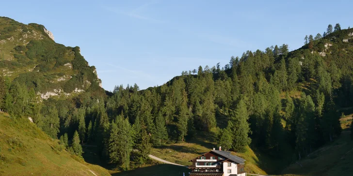 Dovolená v Alpách: horský hotel v blízkosti jezer, polopenze a welcome drink