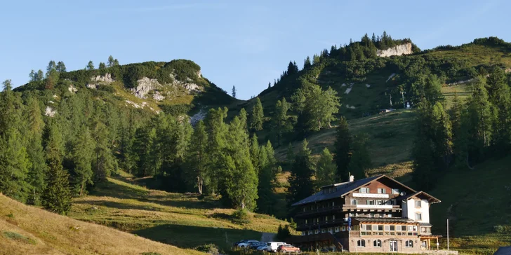 Dovolená v Alpách: horský hotel v blízkosti jezer, polopenze a welcome drink