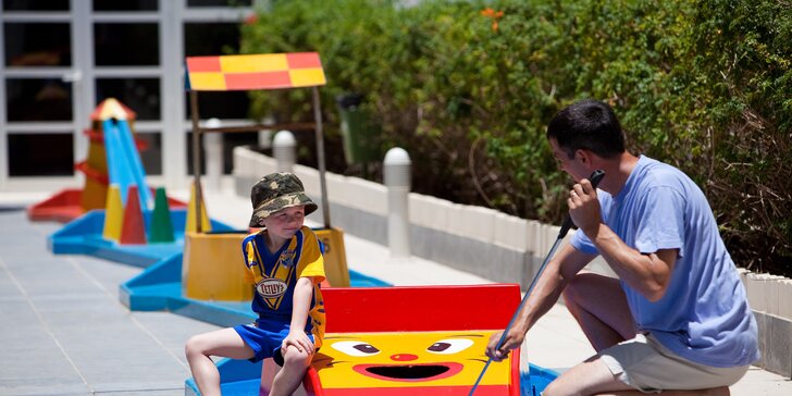 Apartmány na Tenerife v Los Cristianos: neomezeně bazén, pláž 900 m, vybavení pro děti, vlastní doprava