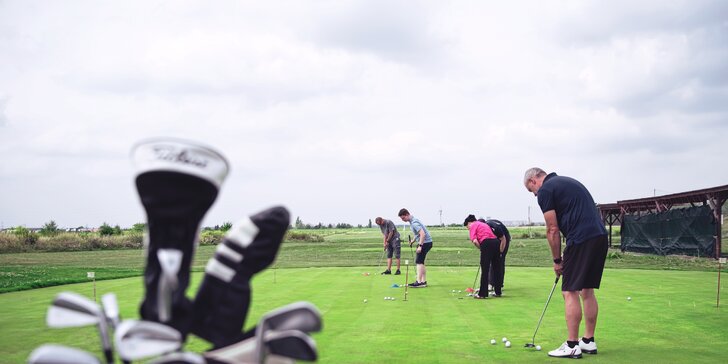 Začněte s golfem: 3 hod. skupinové výuky s profi trenérem, zapůjčení vybavení, neomezeně míčků