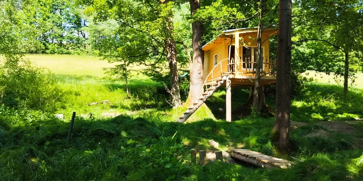 České Švýcarsko: dovolená v korunách stromů i privátní horký sud