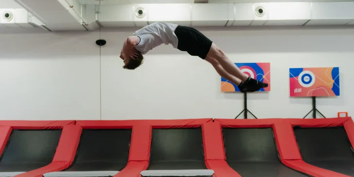 Vstupy nebo permanentky do Jump Academy Olomouc: trampolíny, ninja dráha, parkour zóna i 9D kino