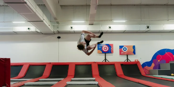 Vstupy nebo permanentky do Jump Academy Olomouc: trampolíny, ninja dráha, parkour zóna i 9D kino