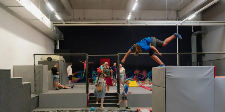 Vstupy nebo permanentky do Jump Academy Olomouc: trampolíny, ninja dráha, parkour zóna i 9D kino