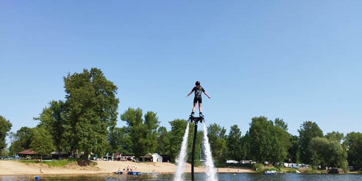 Tryskový let nad vodou: junior flyboard pro děti ve věku 12–15 let, 7 lokalit