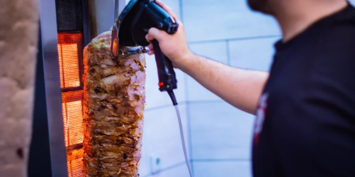 Kebab v tortille, malé hranolky a Kofola pro 1 nebo 2 osoby