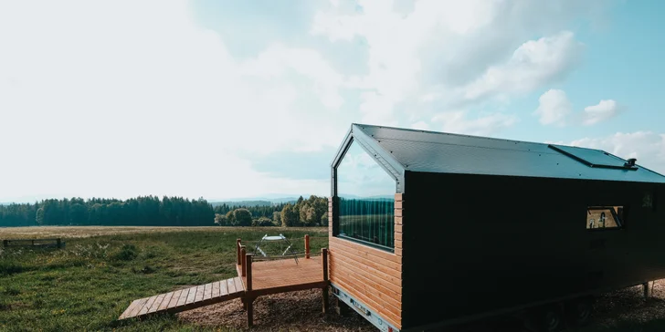 Schovejte se před ruchem měst: krásný tiny house na samotě nedaleko Lipna