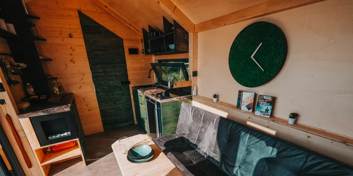 Schovejte se před ruchem měst: krásný tiny house na samotě nedaleko Lipna