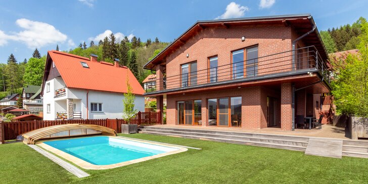 Pronájem vily ve Svobodě nad Úpou: chata v Krkonoších s bazénem a saunou, až 14 osob