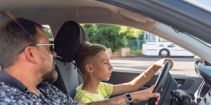 Autoškola pro děti od 5 do 18 let: 15–40 minut jízdy na cvičné ploše