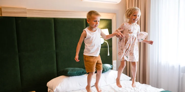 Rodinná dovolená v polských Beskydech: horský hotel s polopenzí, wellness, venkovní bazén a děti zdarma