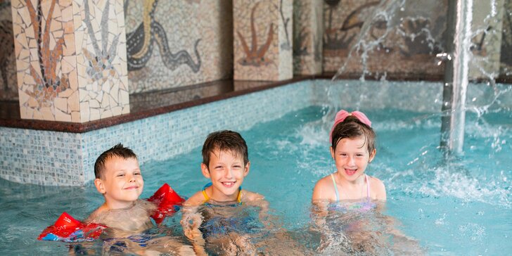 Rodinná dovolená v polských Beskydech: horský hotel s polopenzí, wellness, venkovní bazén a děti zdarma