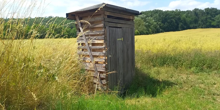 Glamping na Berounsku: luxusní stan pro 2–4 os. se snídaní a s možností romantického pikniku